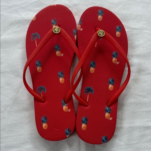 Abercrombie 8/9 Red Flip Flops with Pineapple Print - Picture 1 of 3